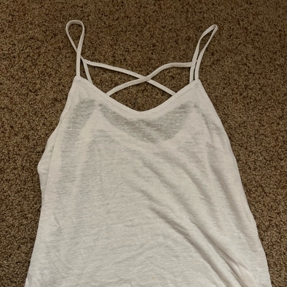 Woman’s Tank - Picture 2 of 3